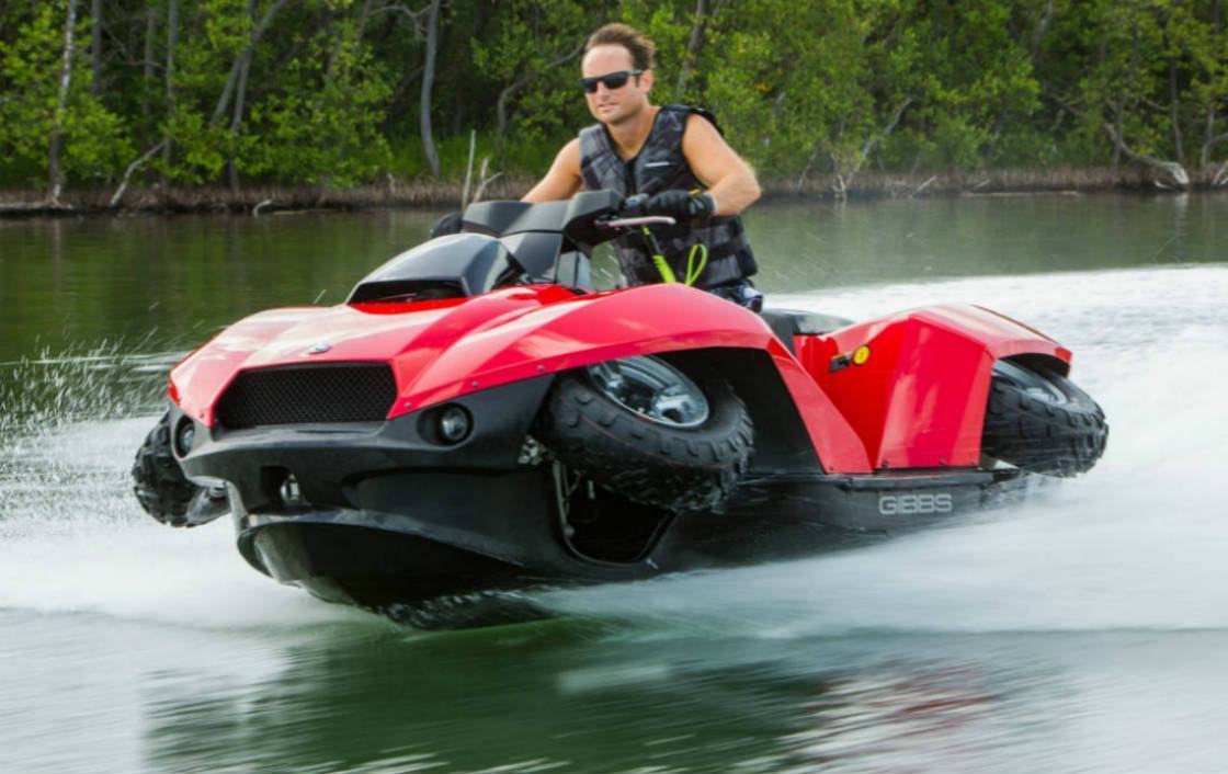 Inacreditável e divertido Esse quadriciclo se transforma em Jet Ski em