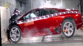 Que dó! Cenas incríveis de Crash Tests com supercarros (Lamborghini, Land Rover, Pagani e muito mais)