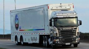 Vídeo flagra caminhões Scania (da Rede Globo) rodando a mais de 100 km/h na estrada!