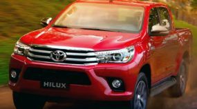 Agora é oficial: Vídeos revelam, por completo, a nova Toyota Hilux lançada no Brasil (incluindo imagens de test-drive)!