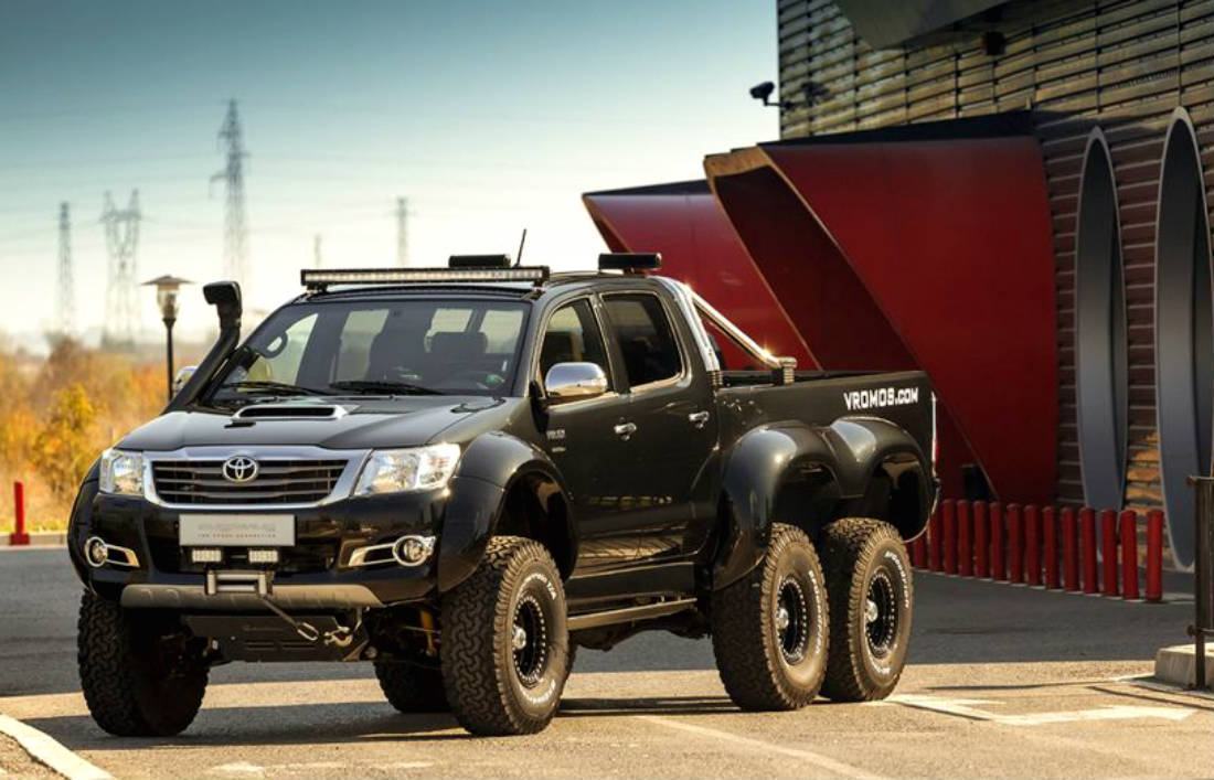 Toyota hilux 2013 года