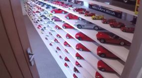Uau! Esta coleção de miniaturas Ferrari é impressionante (e uma das maiores da Inglaterra)