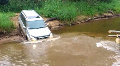 Toyota ao extremo: 3 Vídeos mostram as travessias de rios mais impressionantes (e de tirar o fôlego)
