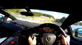 Vídeo insano em primeira pessoa (POV) mostra como é acelerar um Lamborghini Aventador SV em Spa-Francorchamps