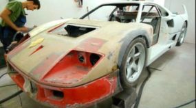Confira o precioso (e delicado) trabalho de restauração de uma Ferrari F40 muito exclusiva